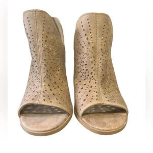 Fergalicious Shootie Boots Peep Toe Tan Suede Ankle Boots Size 9